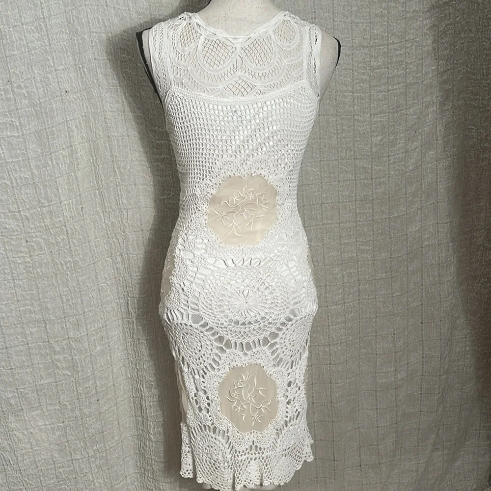 Perfect Vintage Cache White Crochet Dress with silk inlays - Picture 6 of 7